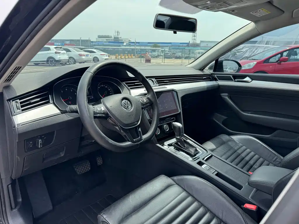 Volkswagen Magotan 2018 330TSI DSG Lead