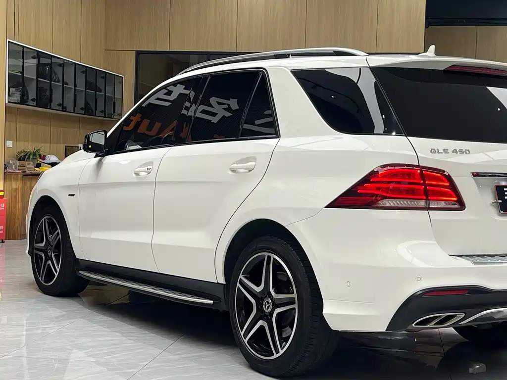 Mercedes-Benz GLE (Import) — миниатюра 17