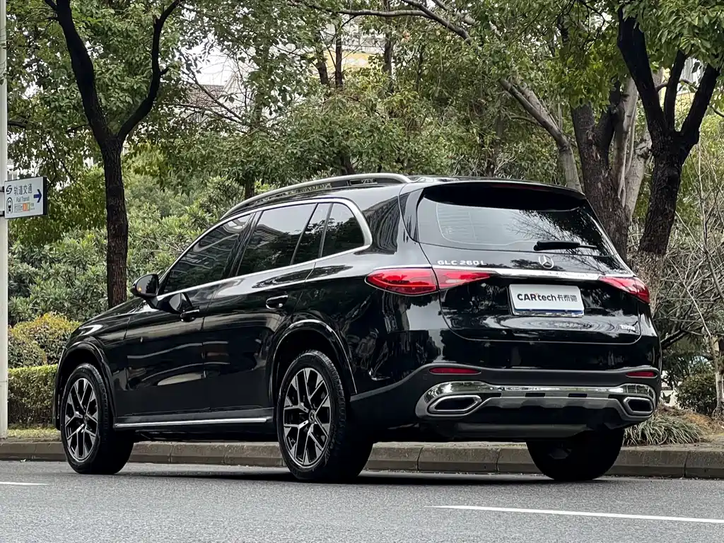 Mercedes-Benz GLC 2023 GLC 260 L 4MATIC 5 мест