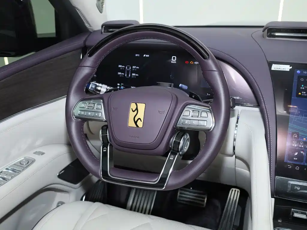 Yangwang Yangwang U8 L — миниатюра 9