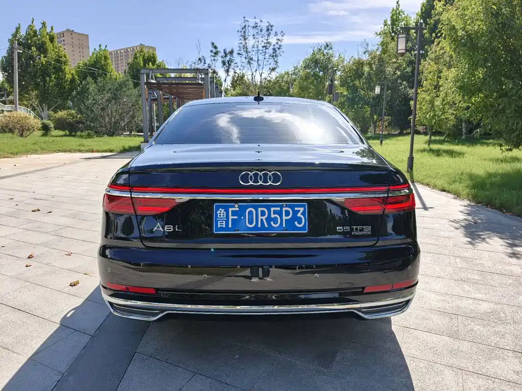 Audi A8 — миниатюра 5