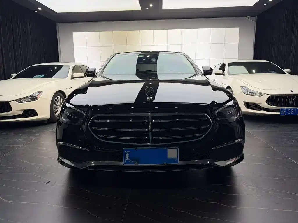 Mercedes-Benz E-Class — миниатюра 2