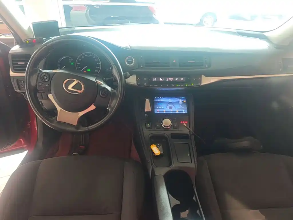 Lexus CT — миниатюра 10