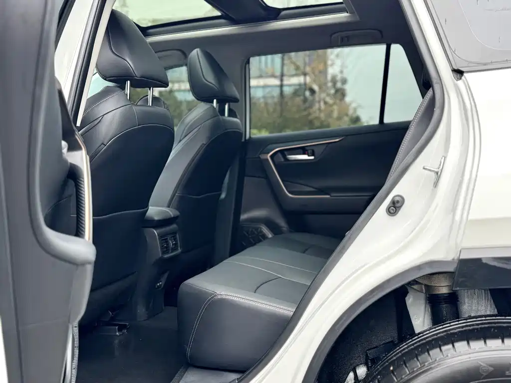 Toyota Wildlander — миниатюра 10