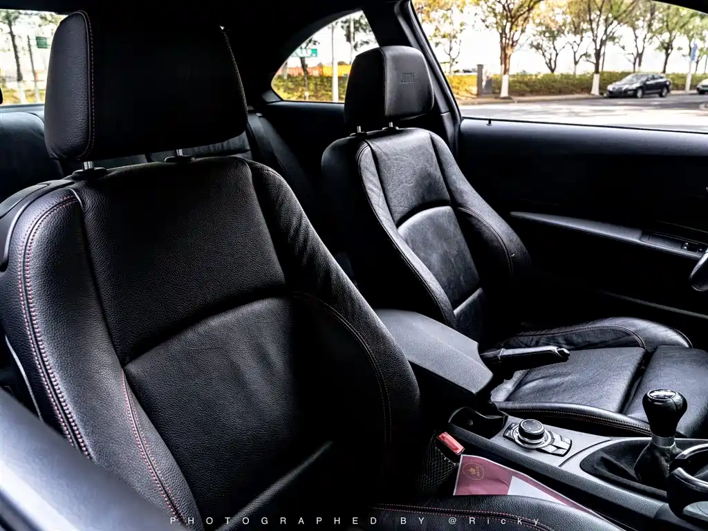BMW 1 M 2011 1M Coupe
