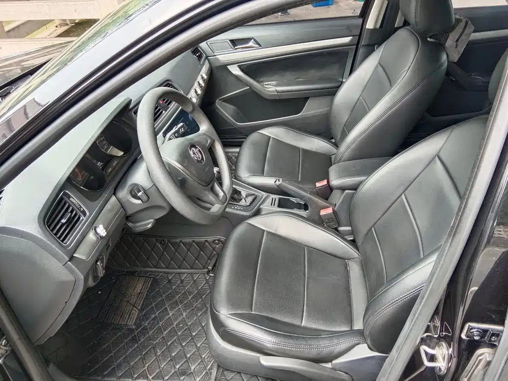 Volkswagen Lavida — миниатюра 4