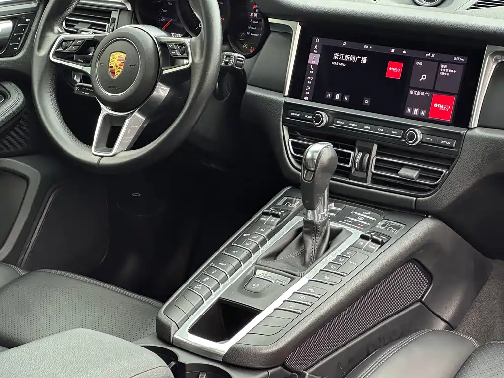 Porsche Macan — миниатюра 15