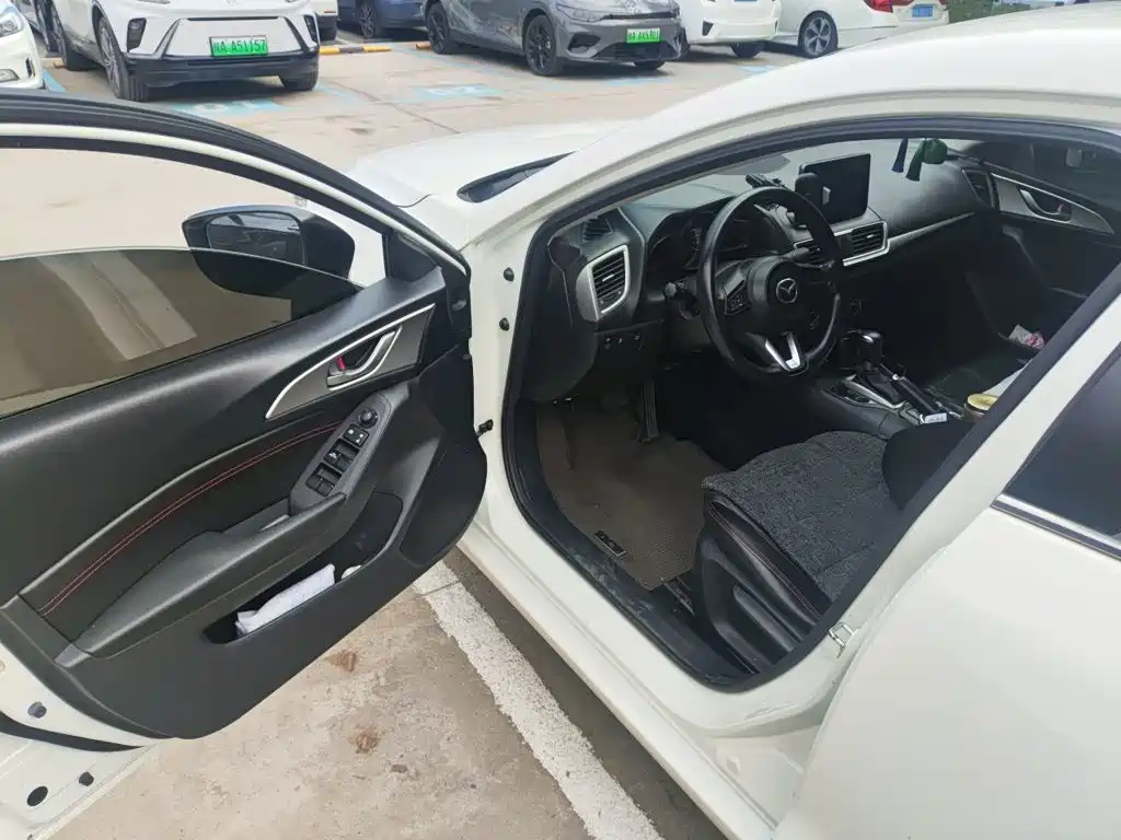 Mazda 3 Axela — миниатюра 17
