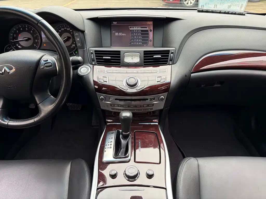 Infiniti Q70 — миниатюра 6