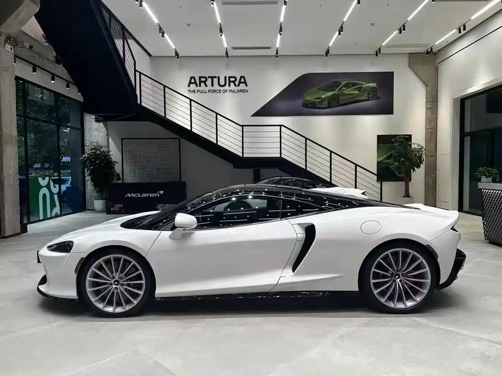 McLaren GT — миниатюра 5