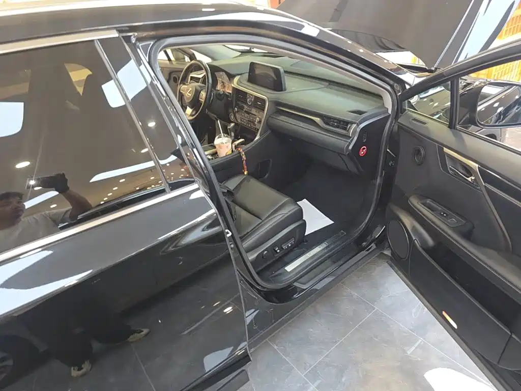 Lexus RX — миниатюра 9