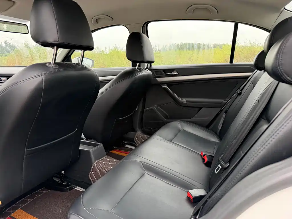 Volkswagen Lavida — миниатюра 6