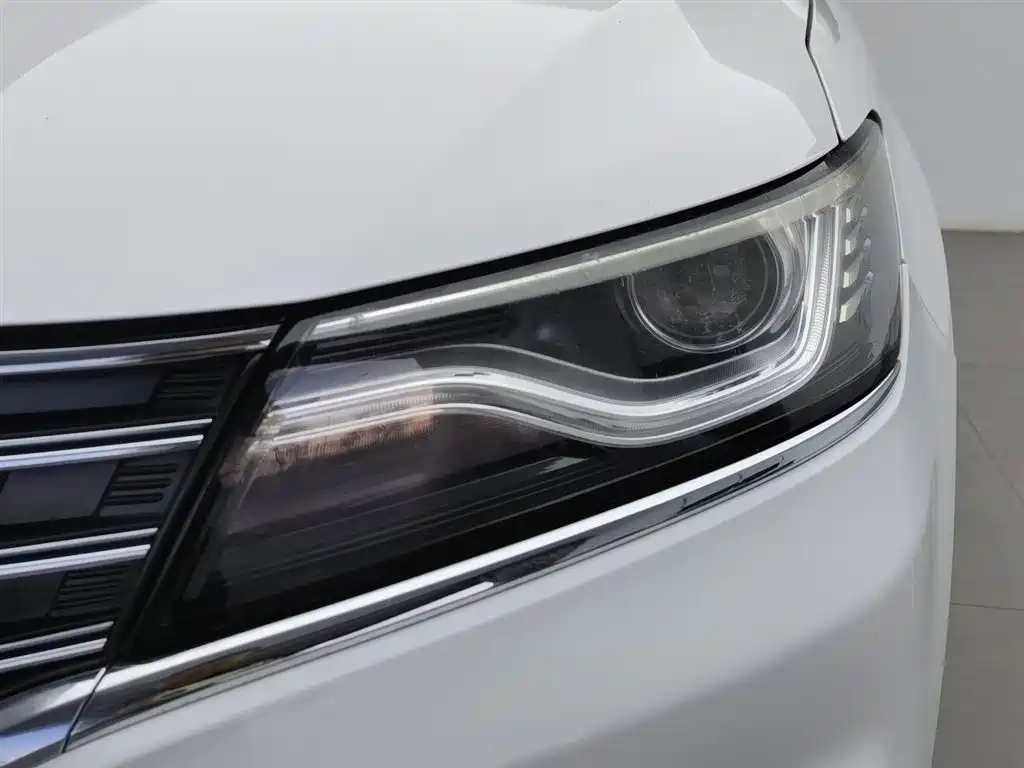 Roewe RX5 2018 20T AT Flagship