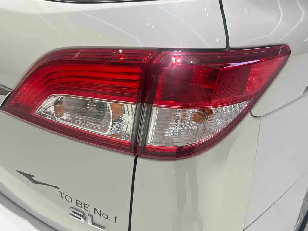 Nissan Quest — миниатюра 14