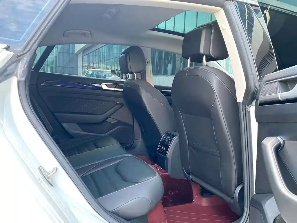 Volkswagen CC — миниатюра 4