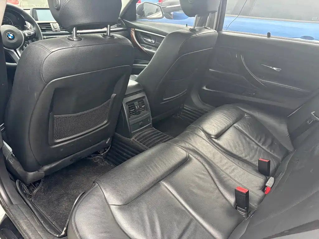 BMW 3 Series — миниатюра 4