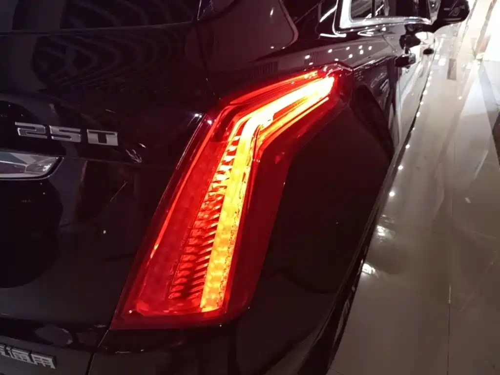 Cadillac XT5 — миниатюра 8