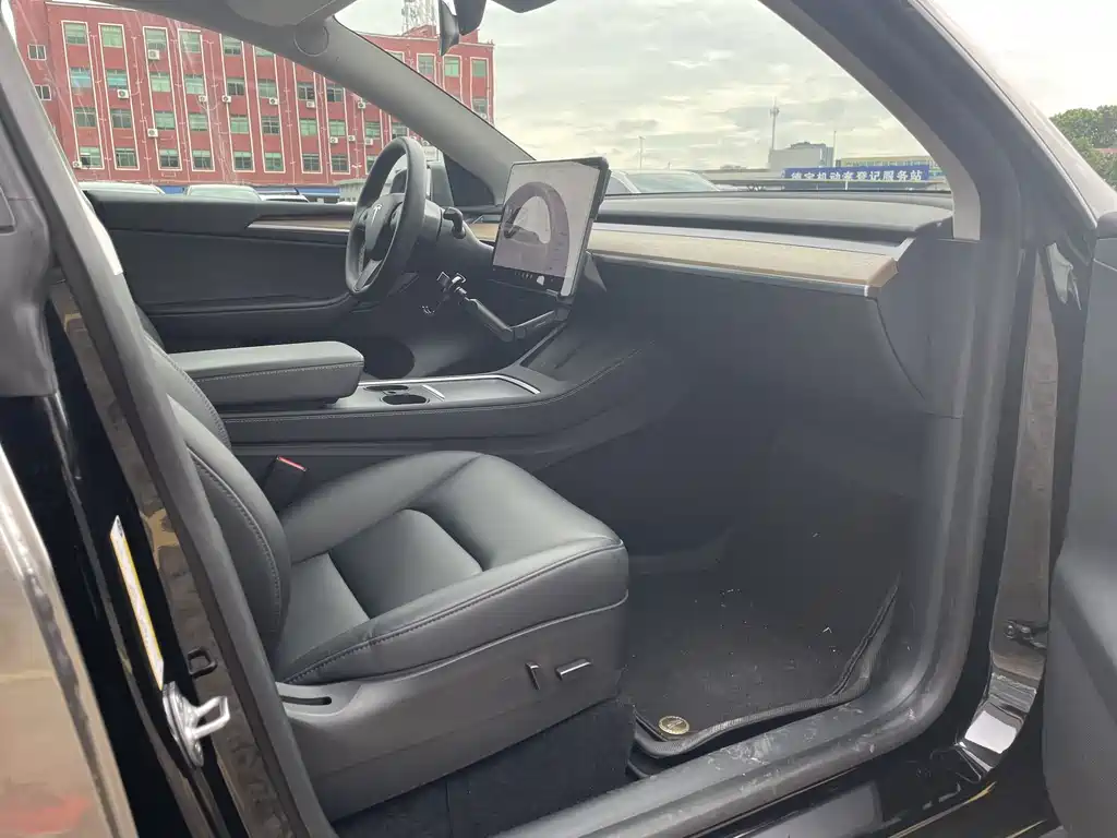 Tesla Model Y — фотографии объявления, Фото 12
