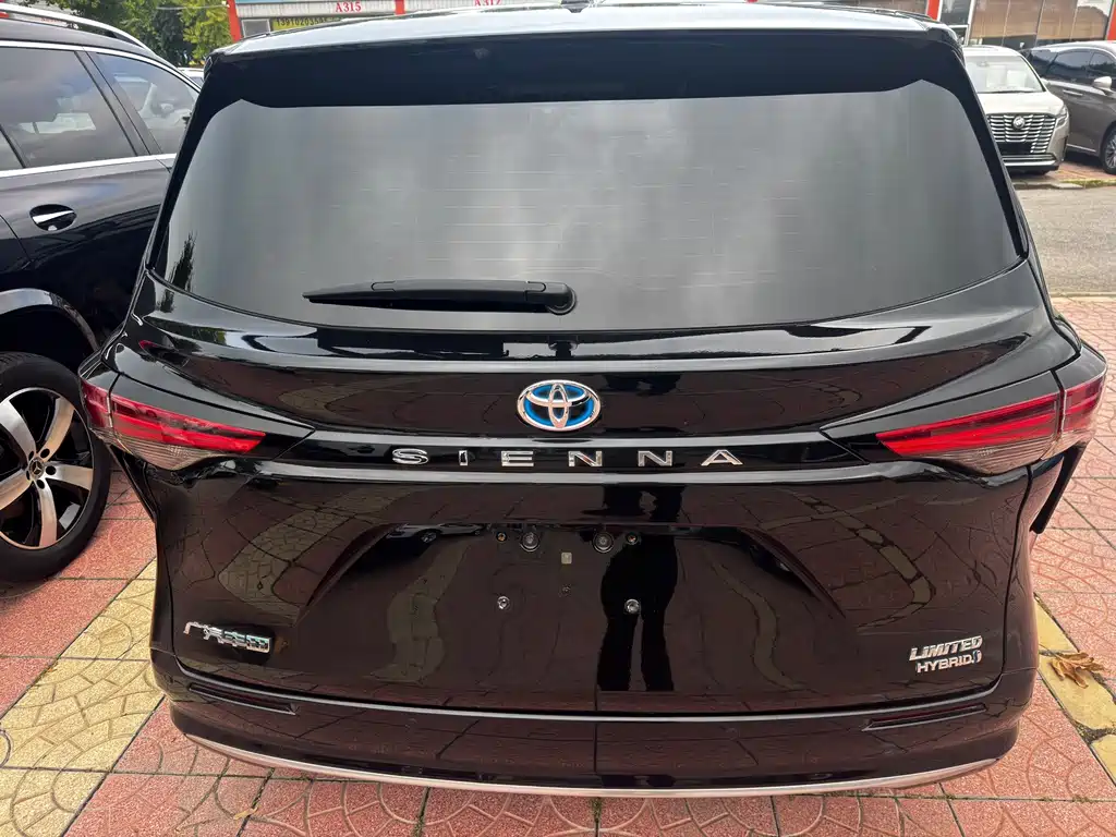 Toyota Sienna — миниатюра 15
