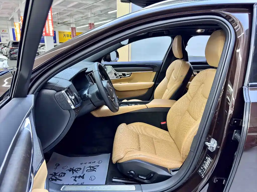 Volvo V90 — миниатюра 10