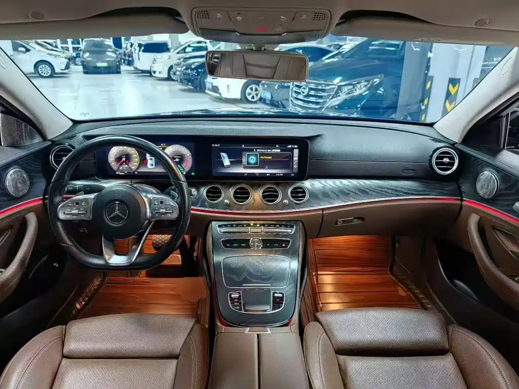 Mercedes-Benz E-Class — миниатюра 10