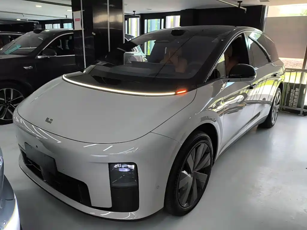 Li Auto Li i8
