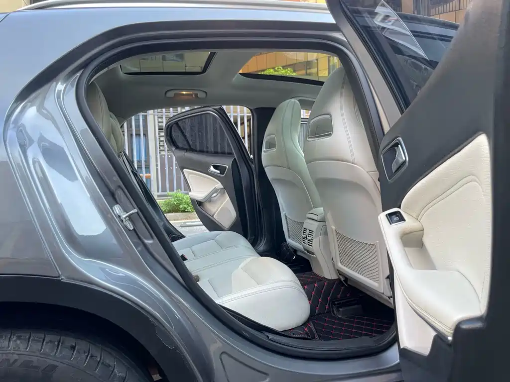 Mercedes-Benz GLA — миниатюра 12