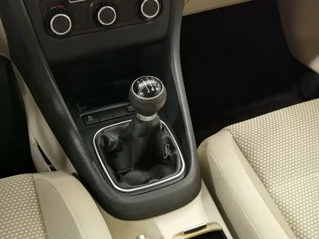 Volkswagen Golf — миниатюра 13