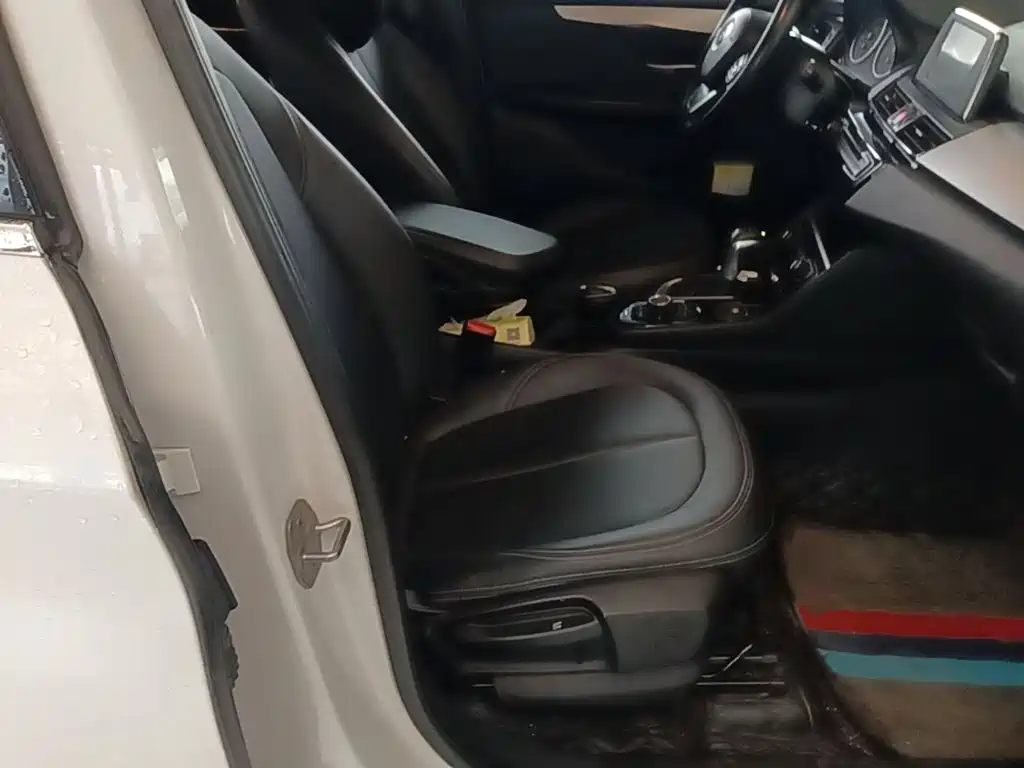 BMW 2 Series Active Tourer — миниатюра 25