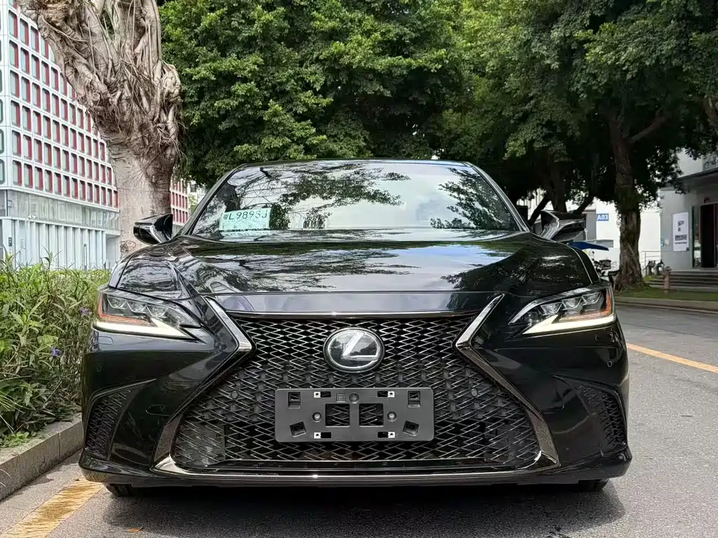 Lexus ES — миниатюра 2