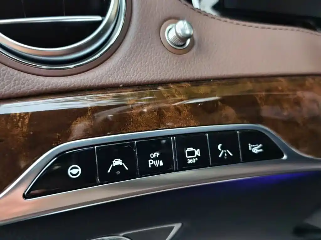 Mercedes-Benz S-Class — миниатюра 7