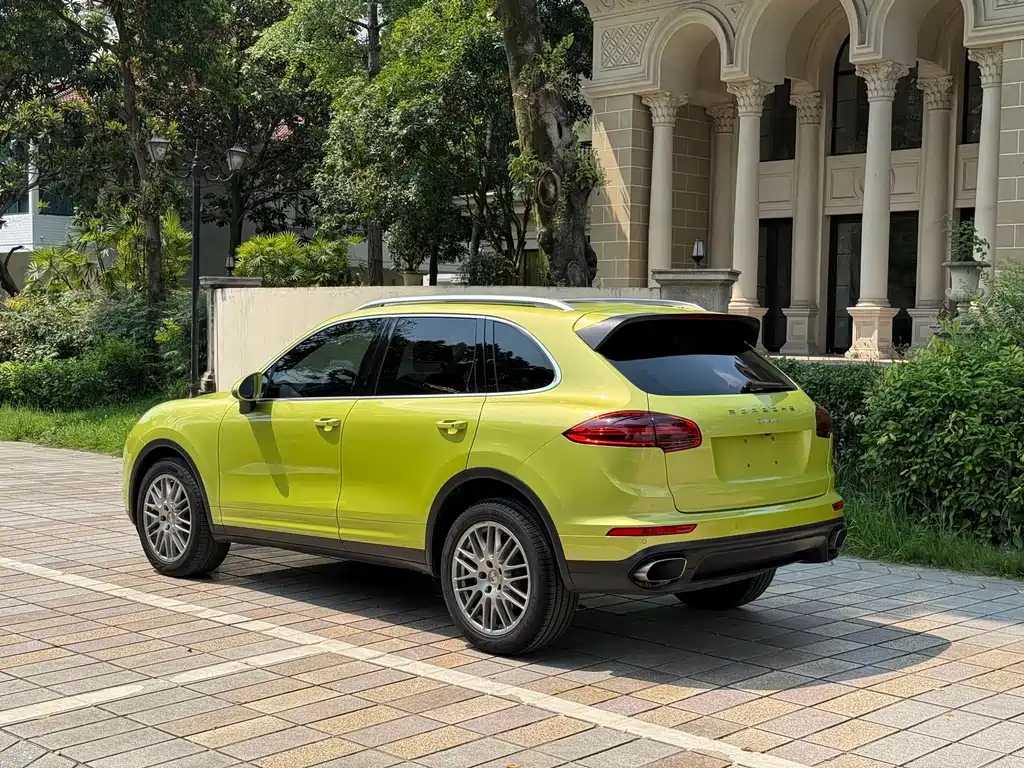 Porsche Cayenne — миниатюра 4