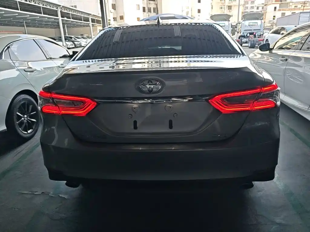Toyota Camry — миниатюра 6