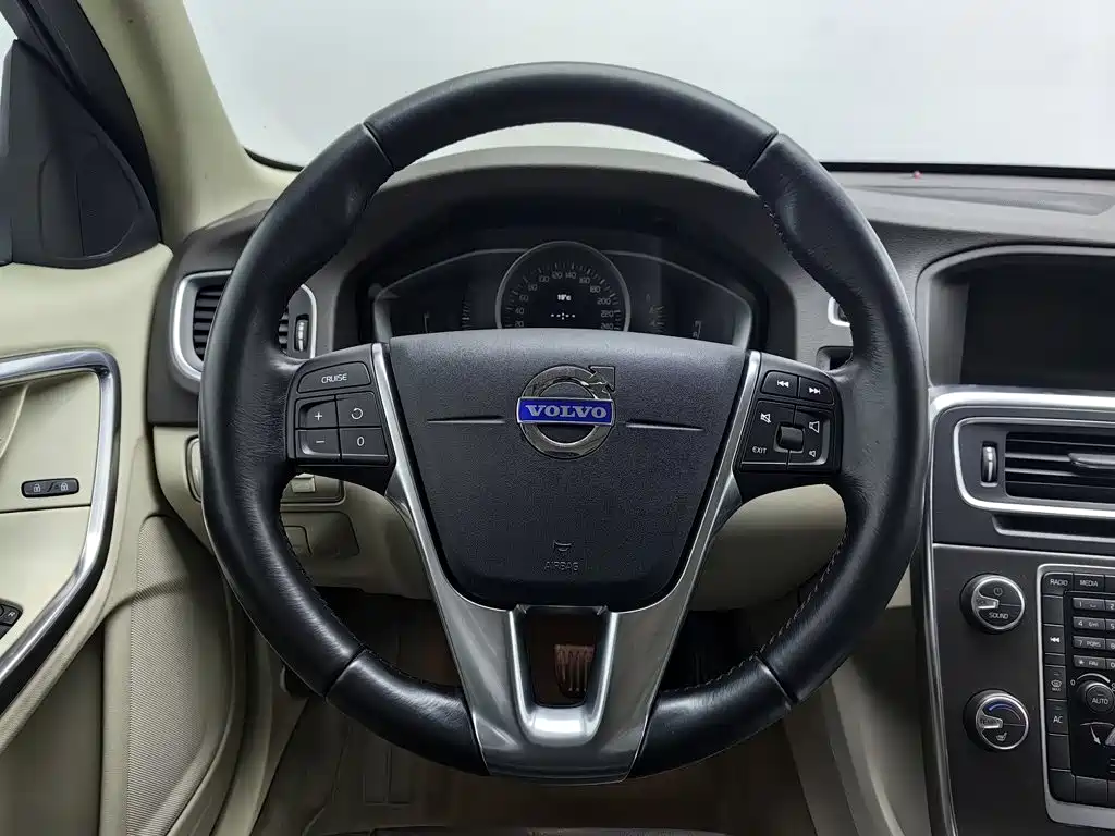Volvo S60 — миниатюра 11