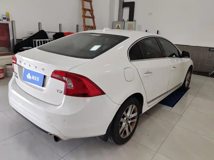 Volvo S60 — миниатюра 3