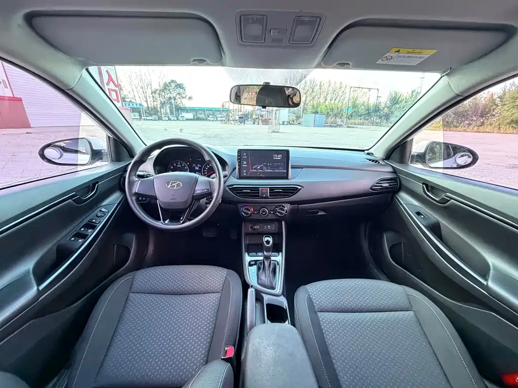 Hyundai Elantra — миниатюра 4