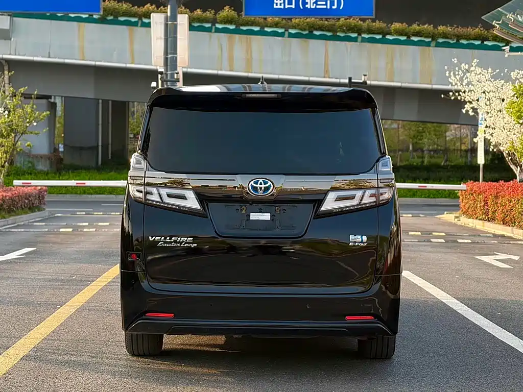 Toyota Vellfire — миниатюра 4