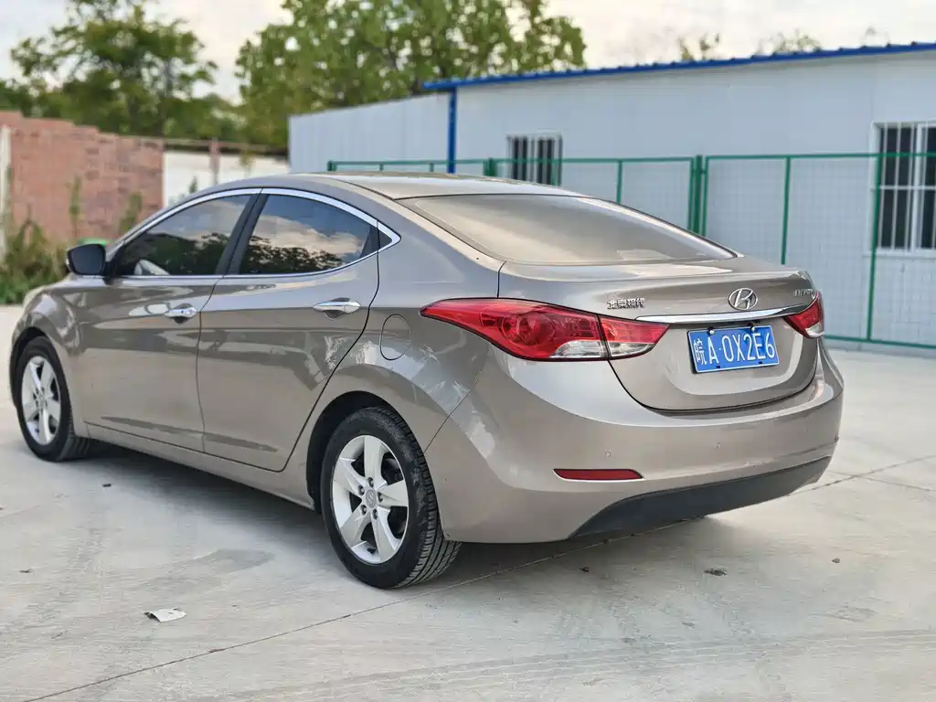 Hyundai Elantra Langdong — миниатюра 4