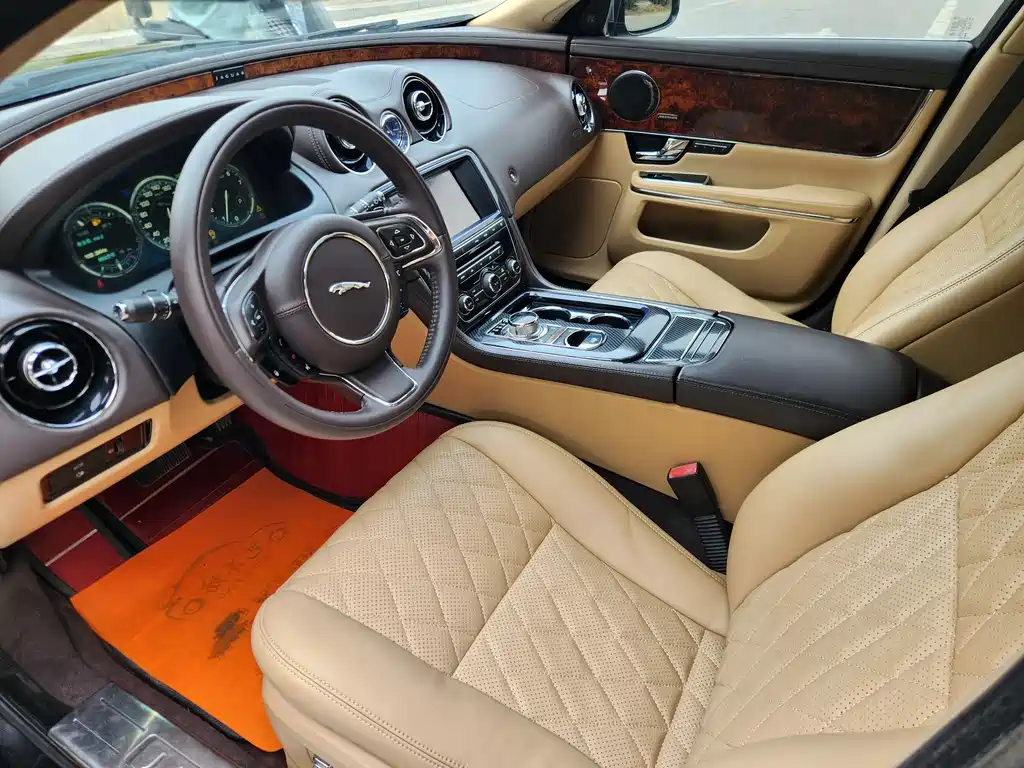 Jaguar XJ — миниатюра 18