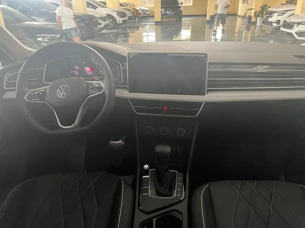 Volkswagen Tiguan L — миниатюра 17