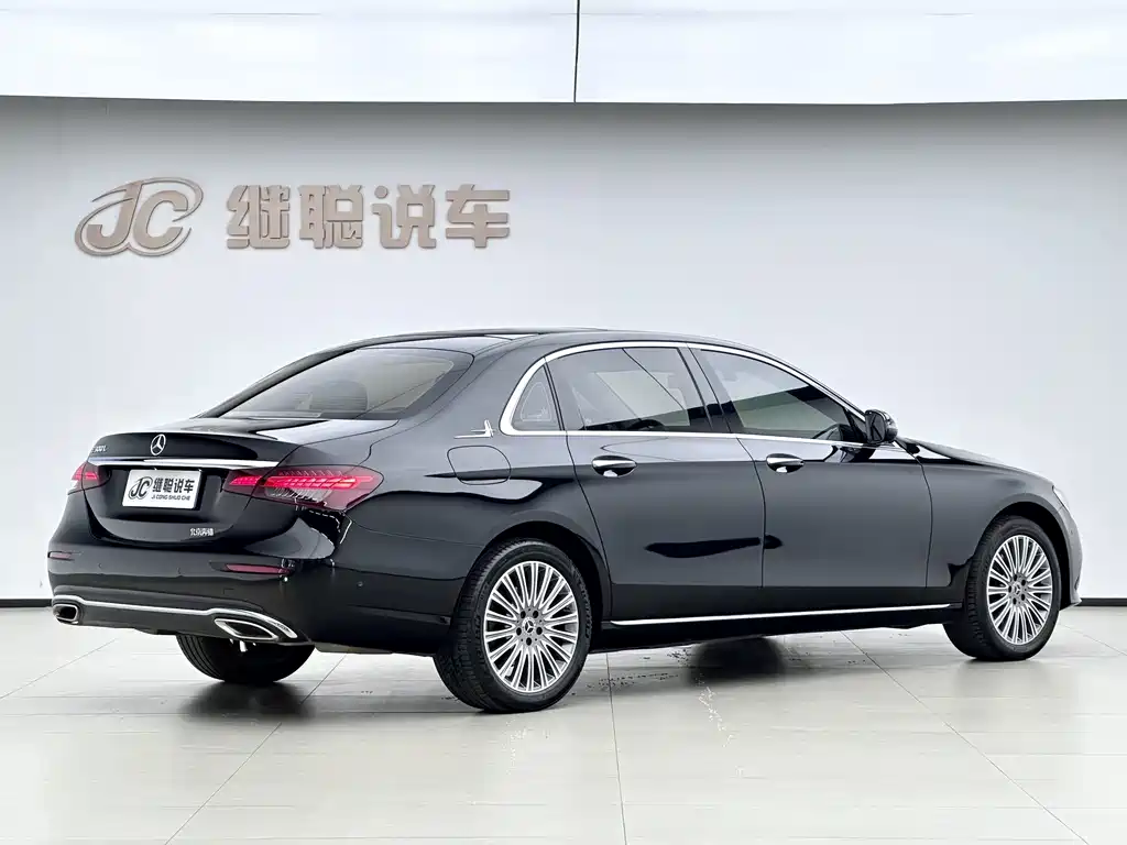 Mercedes-Benz E-Class — миниатюра 6