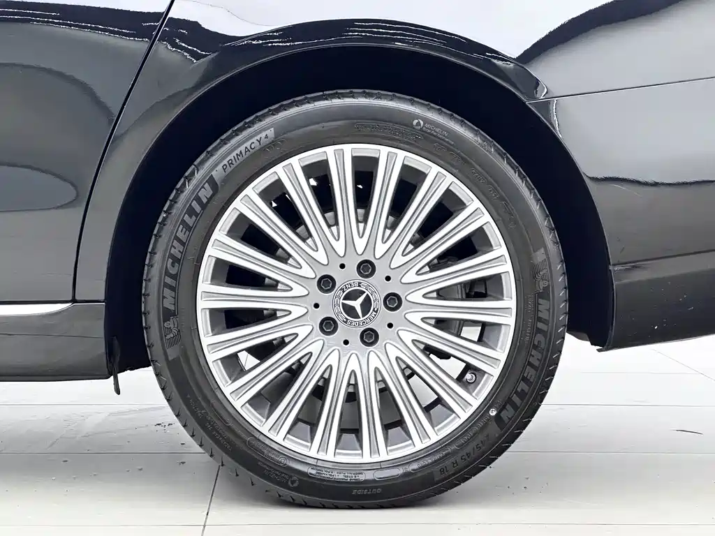 Mercedes-Benz E-Class — миниатюра 15