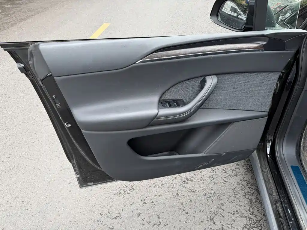 Tesla Model X — миниатюра 6