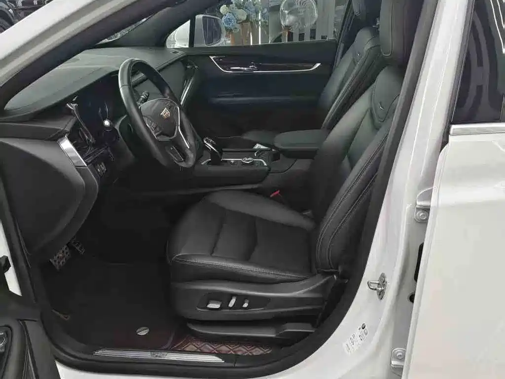 Cadillac XT5 — миниатюра 7