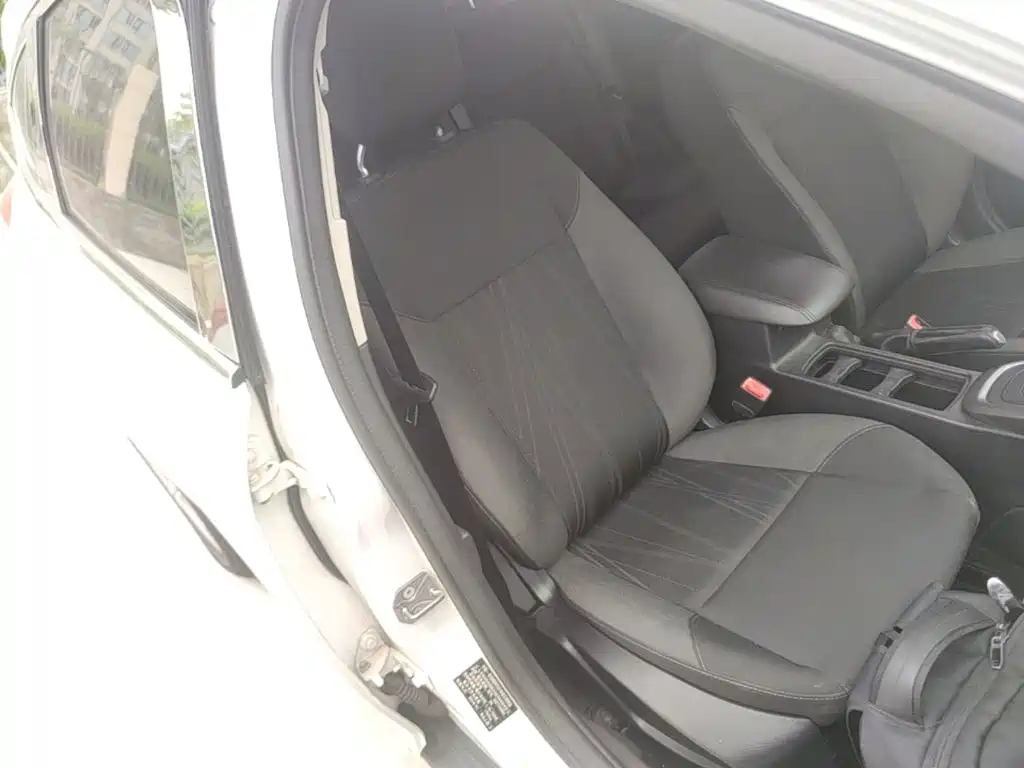 Ford Focus — миниатюра 25