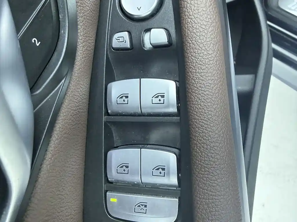 BMW 3 Series — миниатюра 23