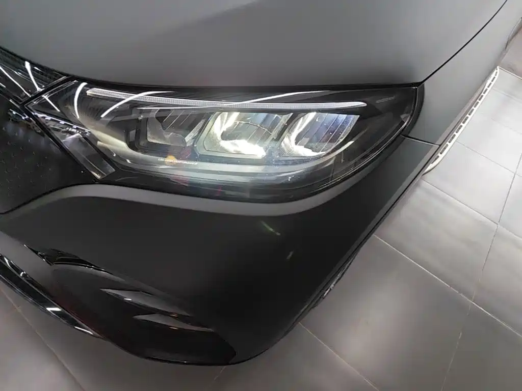 Mercedes-Benz EQE SUV — миниатюра 24