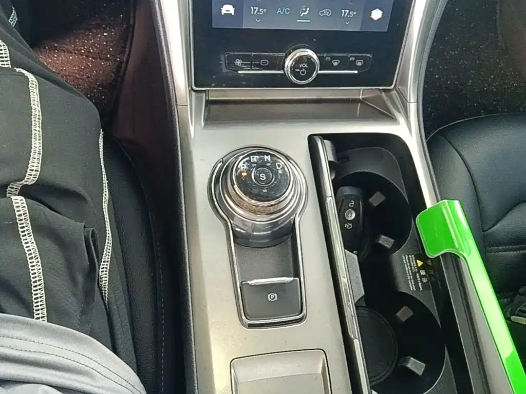 Ford Mondeo — миниатюра 14