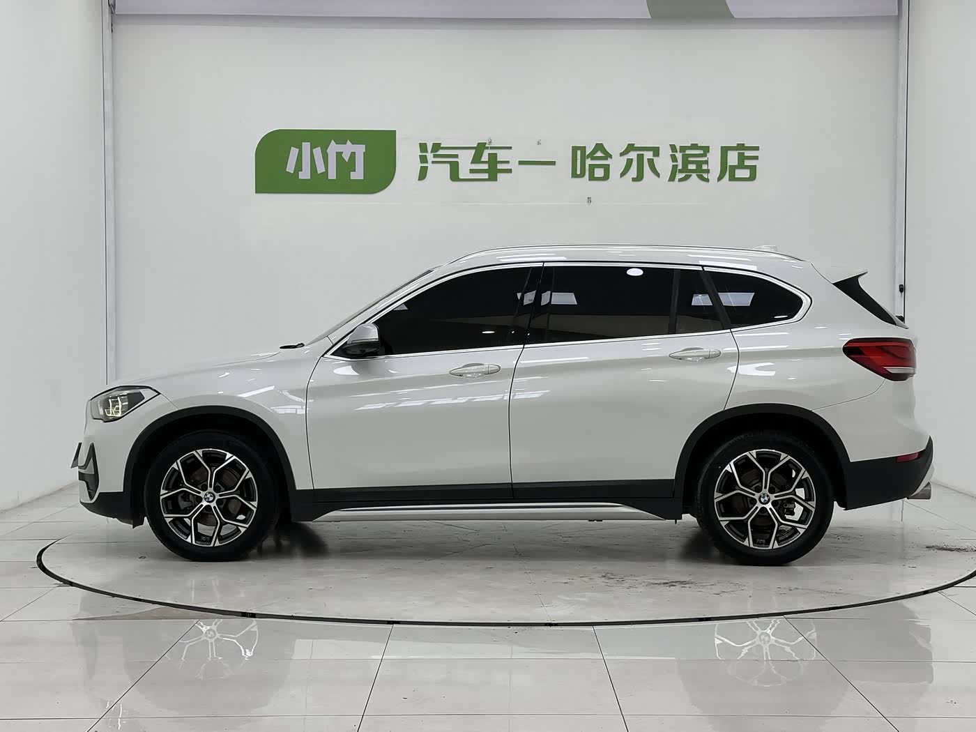 BMW X1 1.5 л 2022 г. Белый, пробег 39000 км
