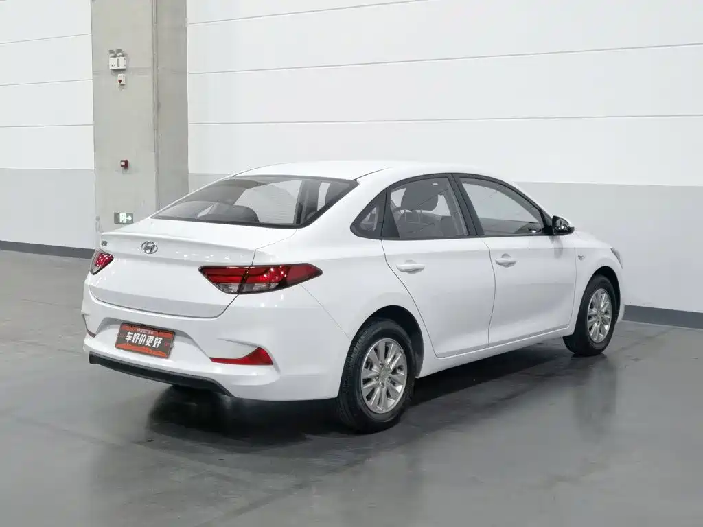 Hyundai Elantra — миниатюра 2